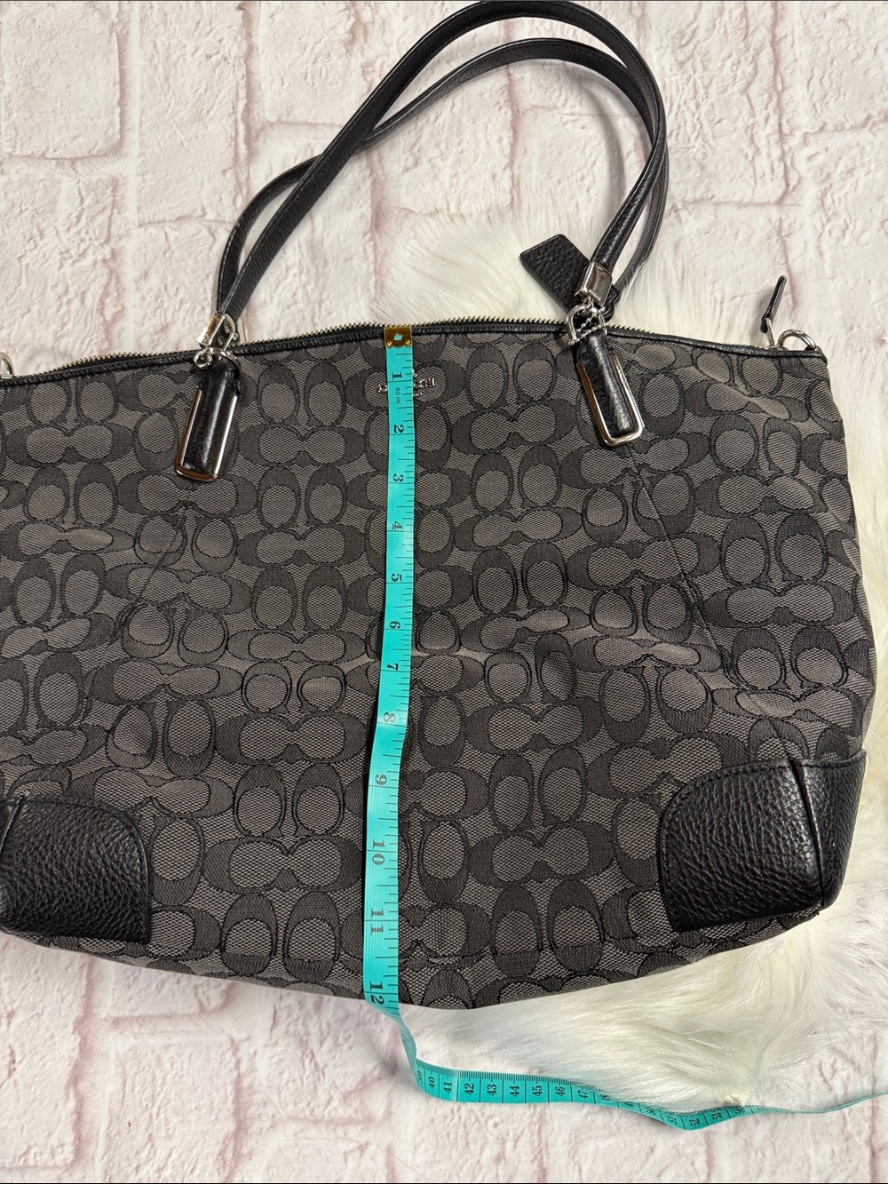 Coach Black/Gray Signature Jacquard Shoulder Bag - Picture 11 of 12